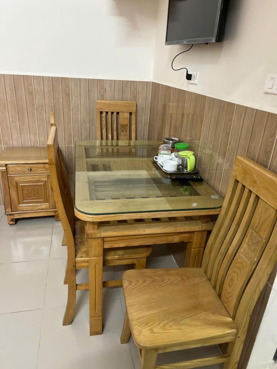Khach San Thai Son 두옹 동 외부 사진